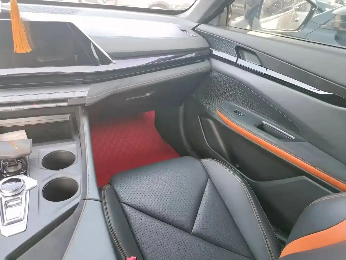 Changan UNI-V 2022 1.5T Sport Edition — миниатюра 11