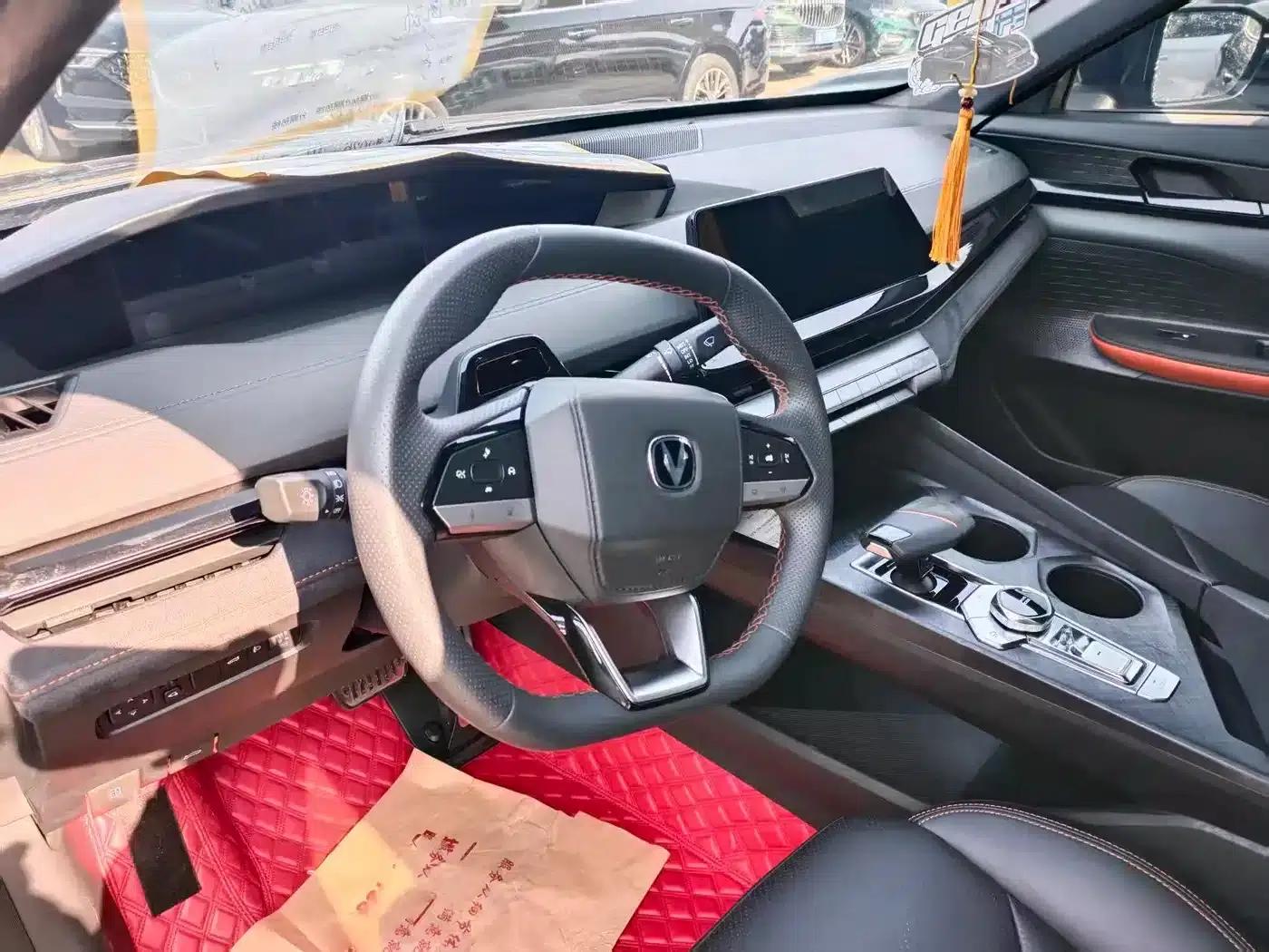 Changan UNI-V 2022 1.5T Sport Edition — миниатюра 5
