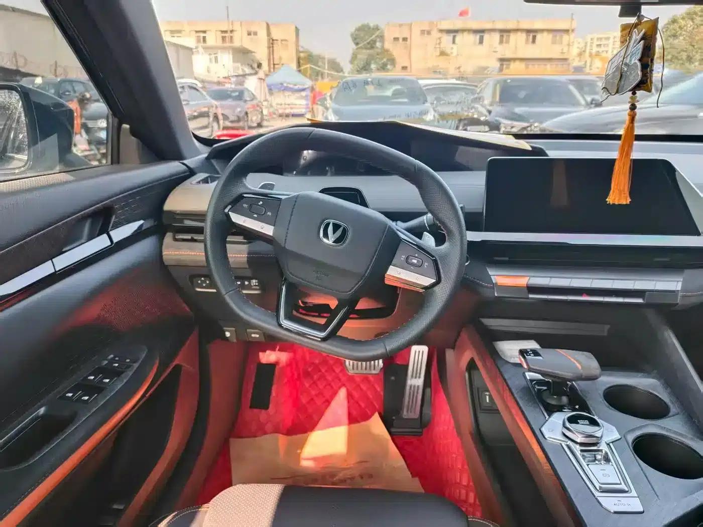 Changan UNI-V 2022 1.5T Sport Edition — миниатюра 8