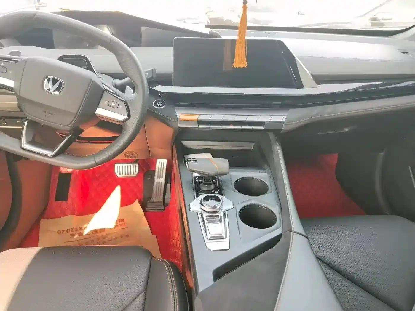 Changan UNI-V 2022 1.5T Sport Edition — миниатюра 9
