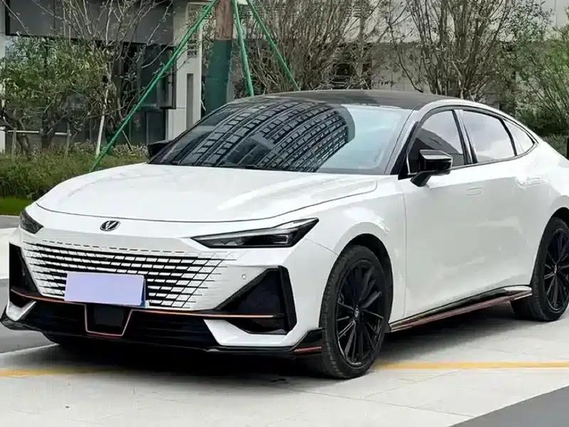Changan UNI-V 2022 1.5T Sport Edition — миниатюра 1