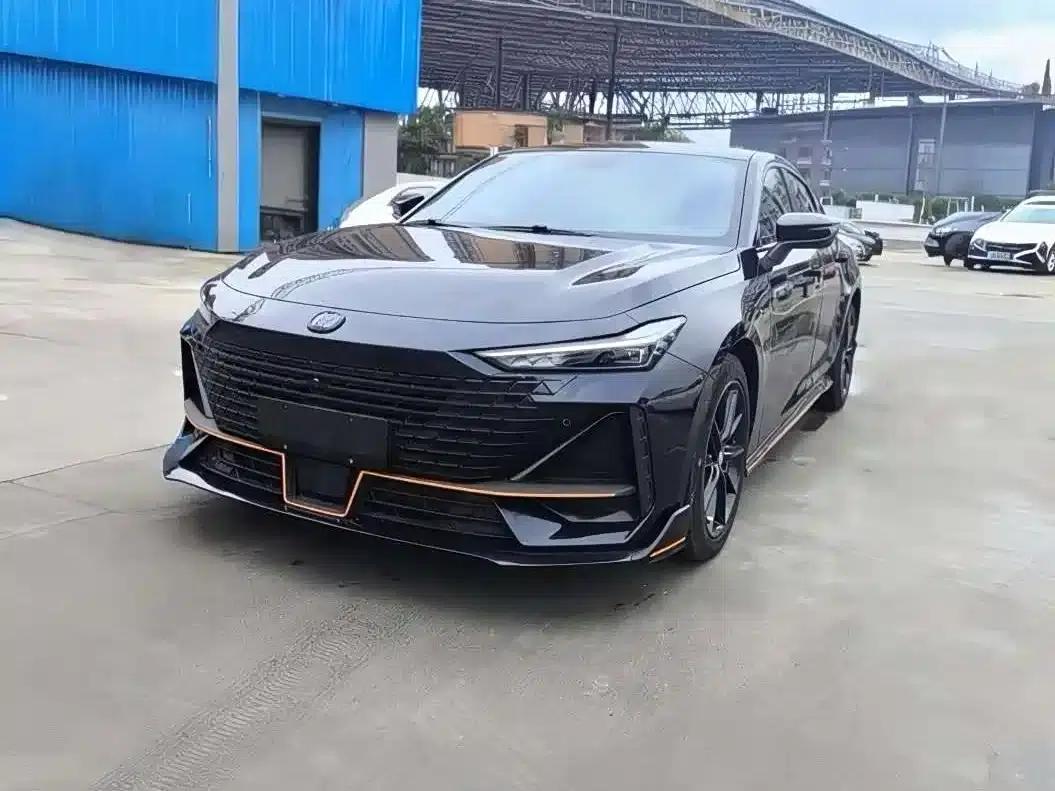 Changan UNI-V 2022 1.5T Premium Edition — миниатюра 1