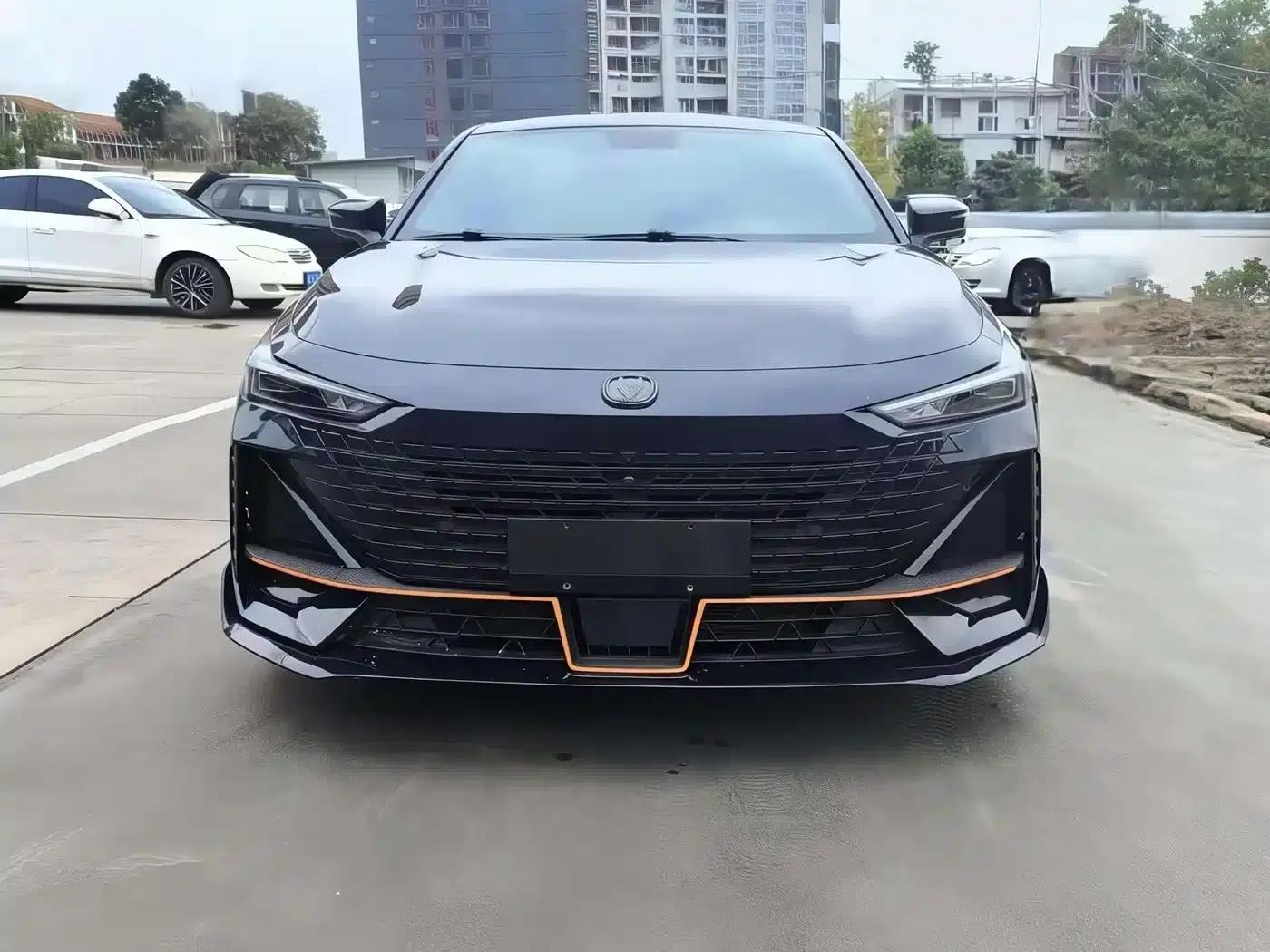 Changan UNI-V 2022 1.5T Premium Edition — миниатюра 2