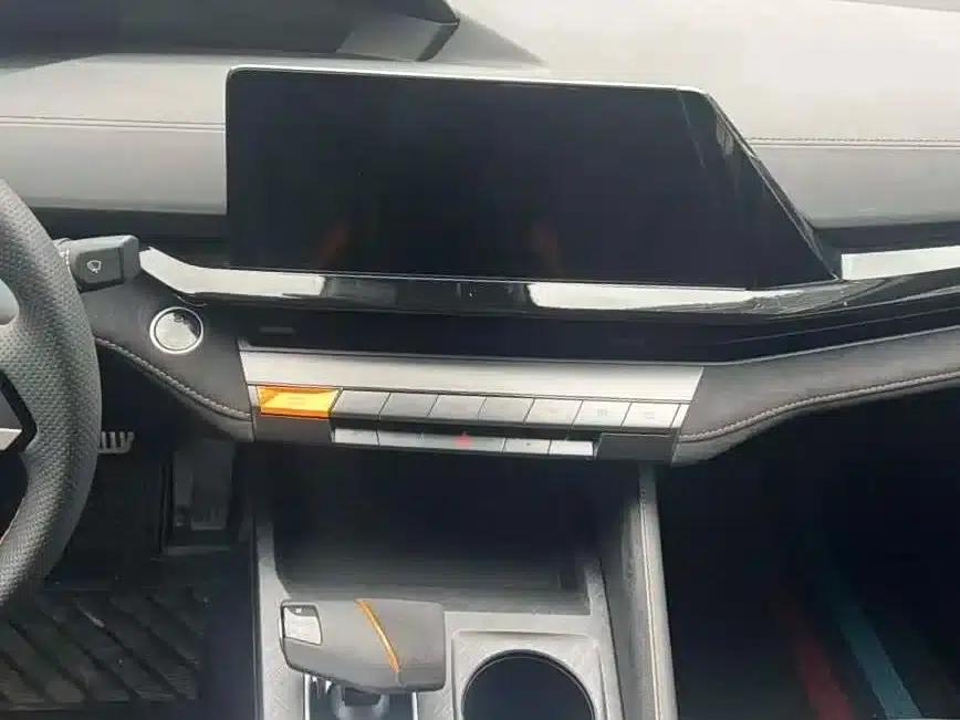 Changan UNI-V 2022 1.5T Premium Edition — миниатюра 7