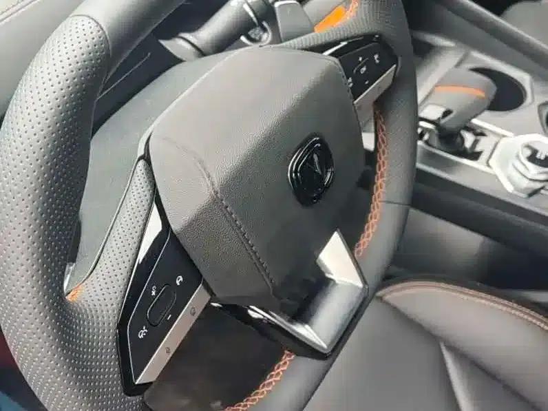 Changan UNI-V 2022 1.5T Premium Edition — миниатюра 8