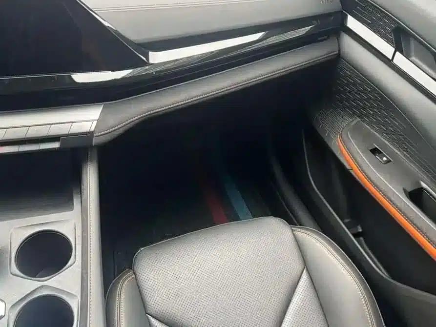 Changan UNI-V 2022 1.5T Premium Edition — миниатюра 9