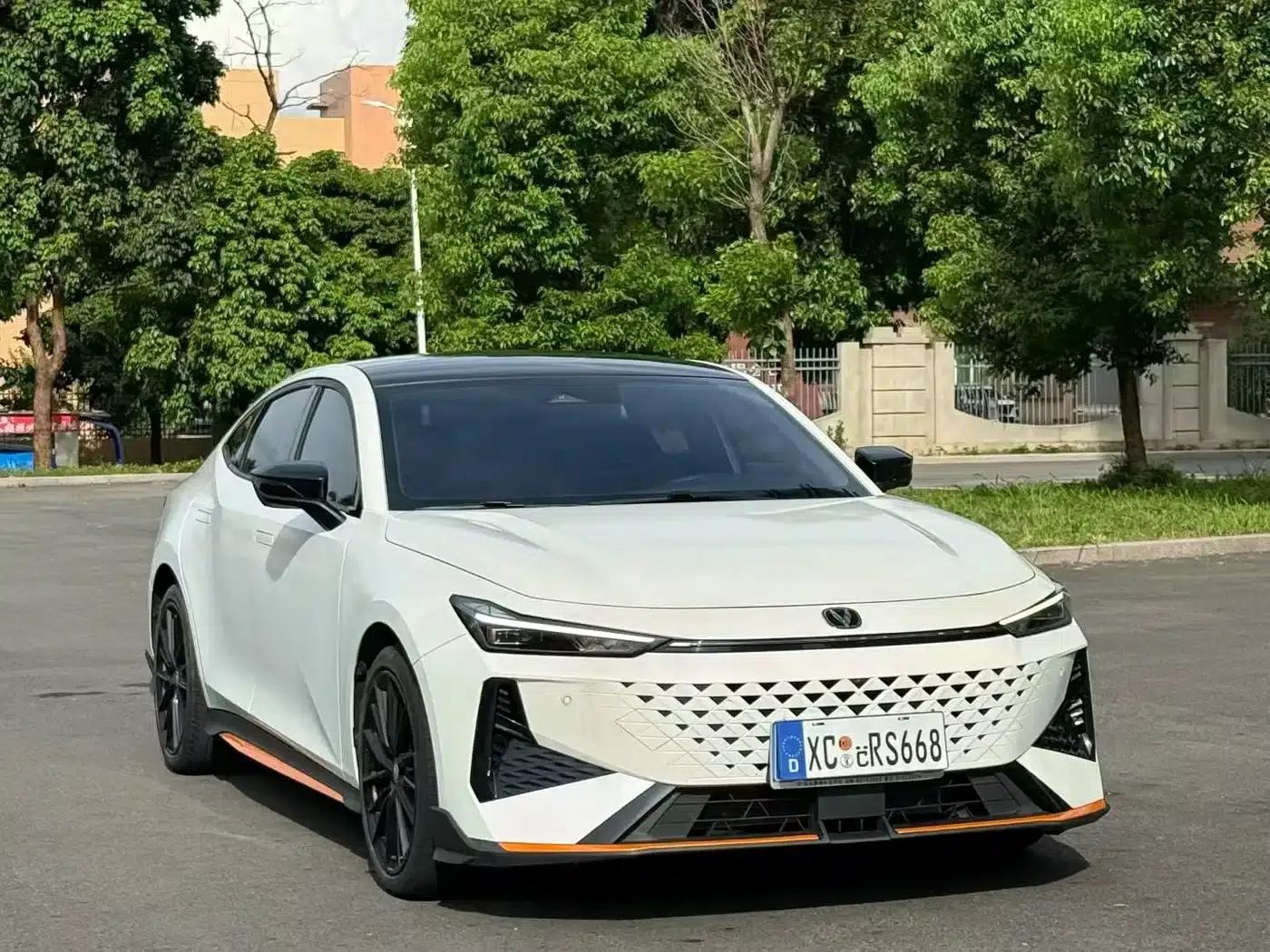 Changan UNI-V 2024 1.5T Premium Sport — миниатюра 3