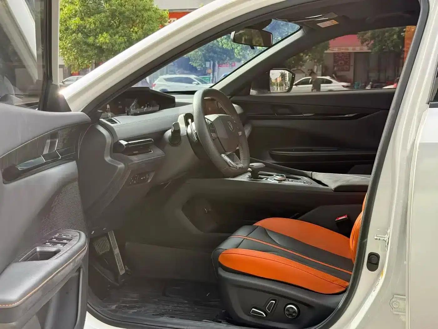 Changan UNI-V 2024 1.5T Premium Sport — миниатюра 4