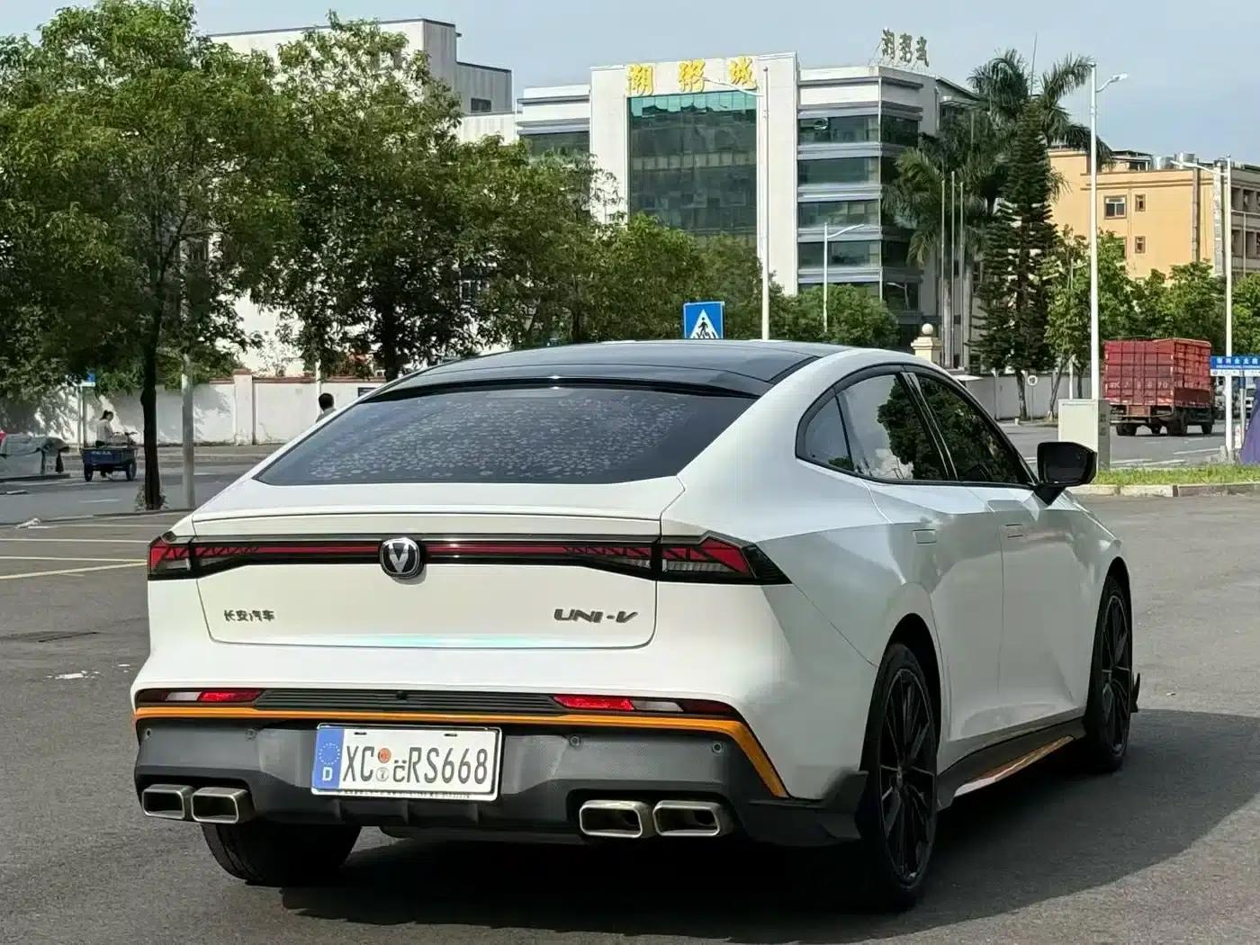 Changan UNI-V 2024 1.5T Premium Sport — миниатюра 9