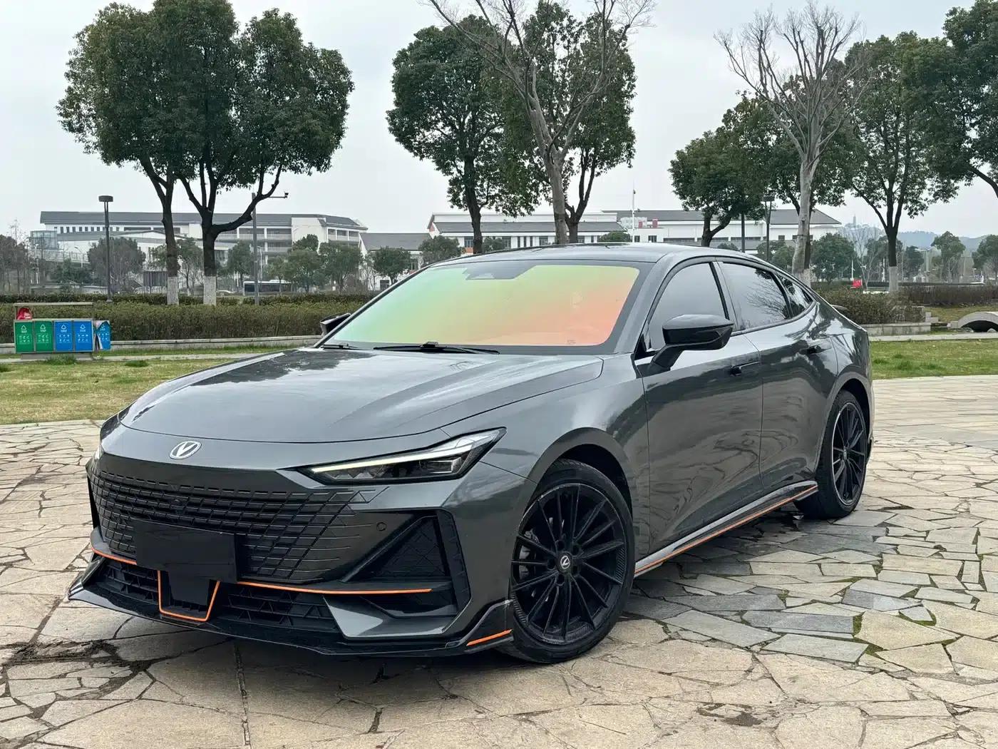 Changan UNI-V 2022 1.5T Sport Edition — миниатюра 1