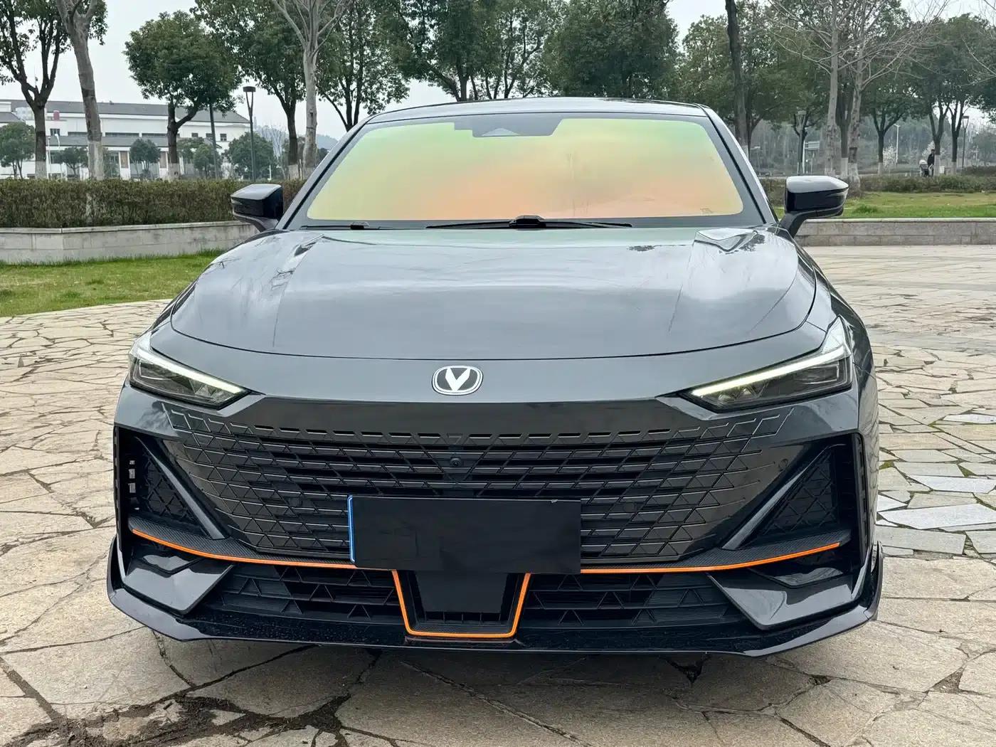 Changan UNI-V 2022 1.5T Sport Edition — миниатюра 2