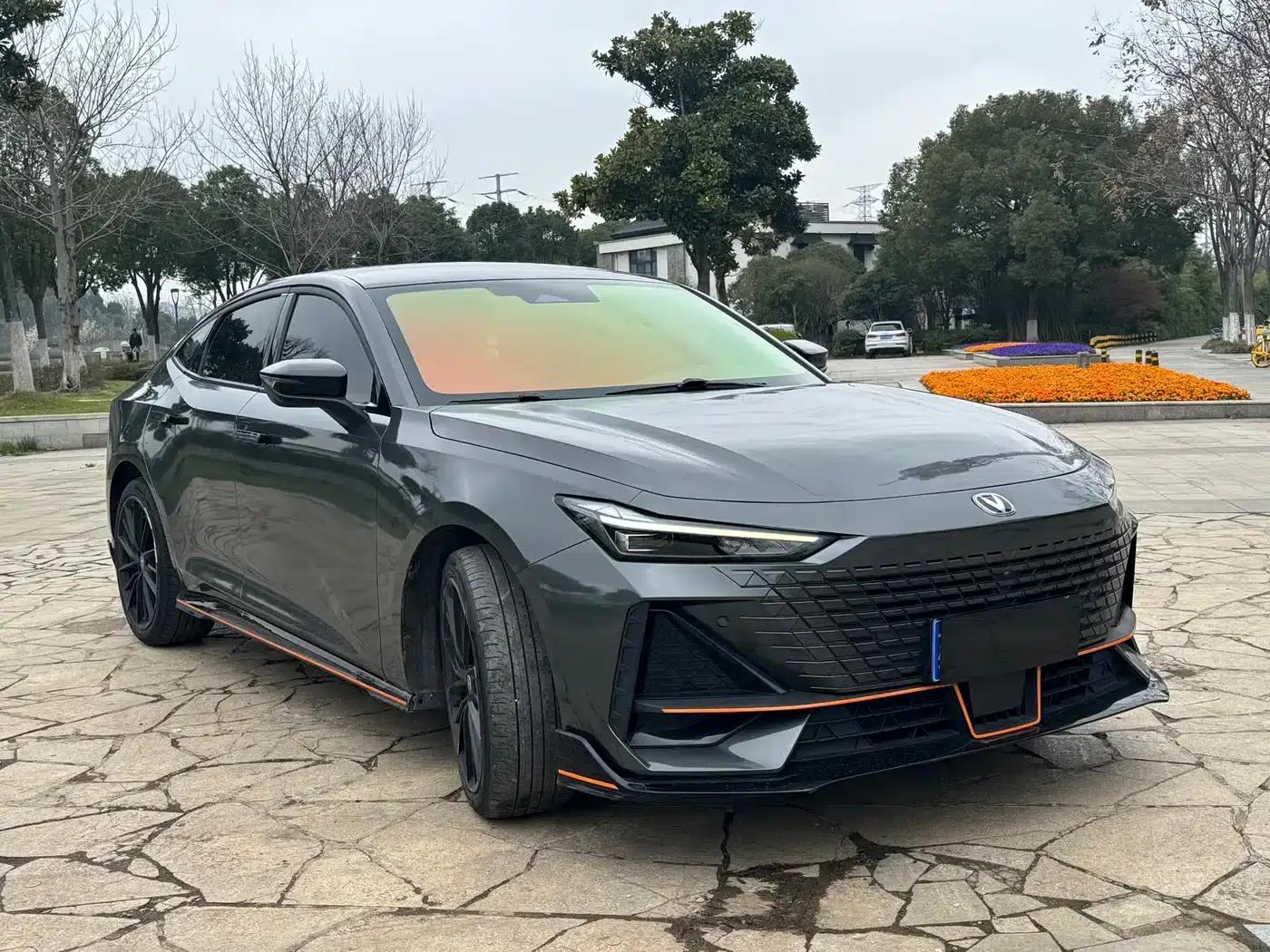 Changan UNI-V 2022 1.5T Sport Edition — миниатюра 3