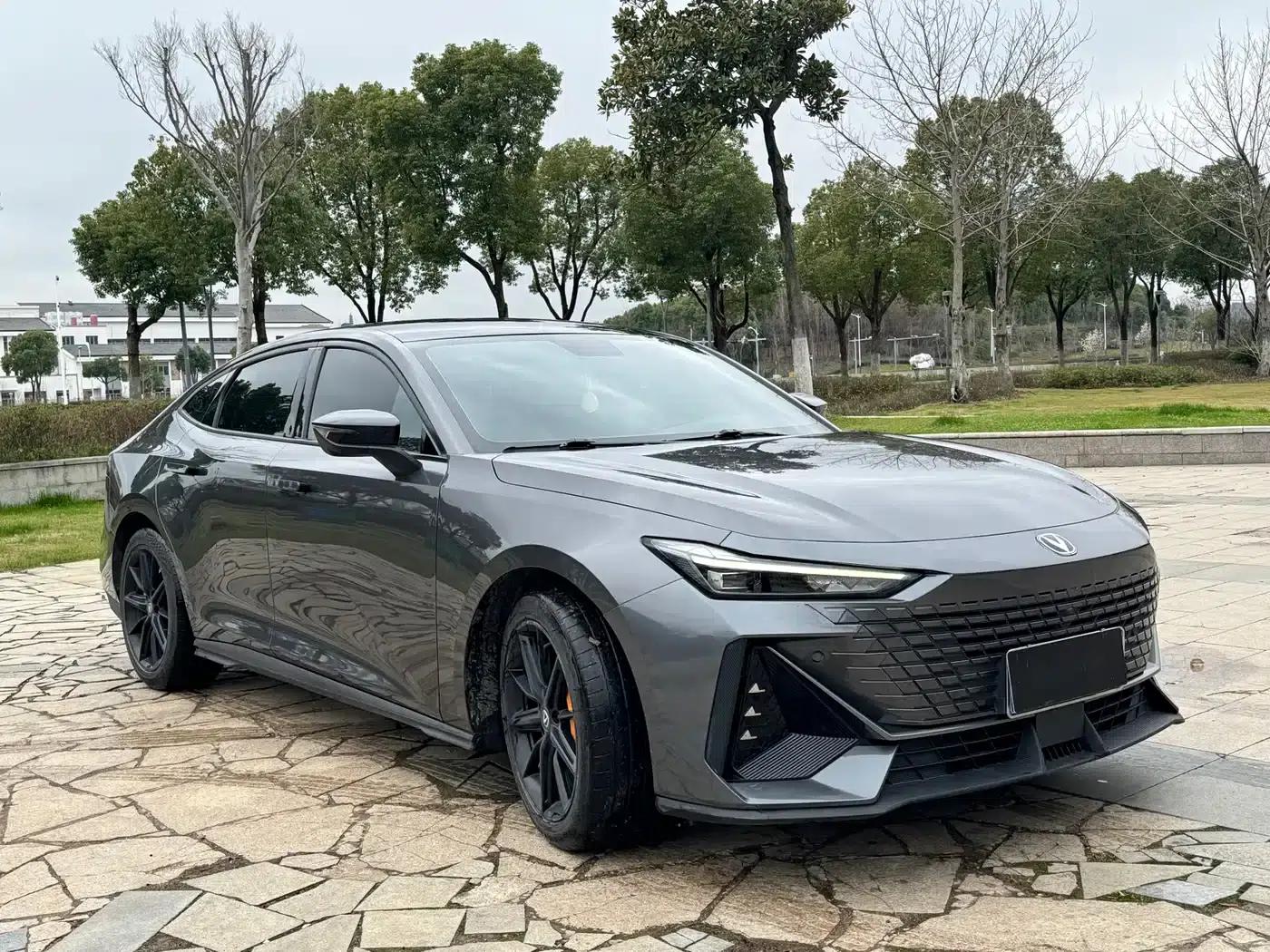 Changan UNI-V 2022 1.5T Premium Edition — миниатюра 3