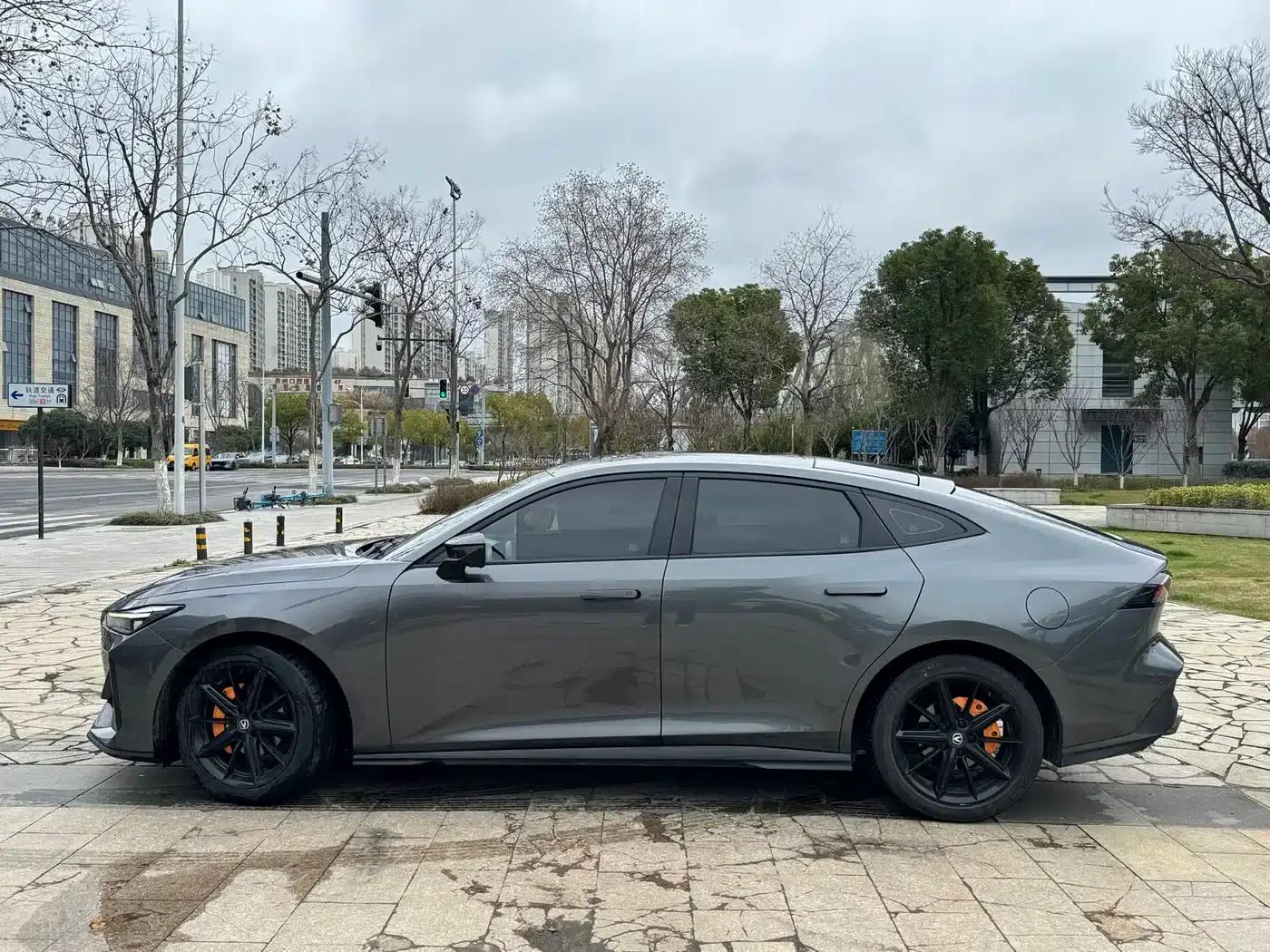 Changan UNI-V 2022 1.5T Premium Edition — миниатюра 4