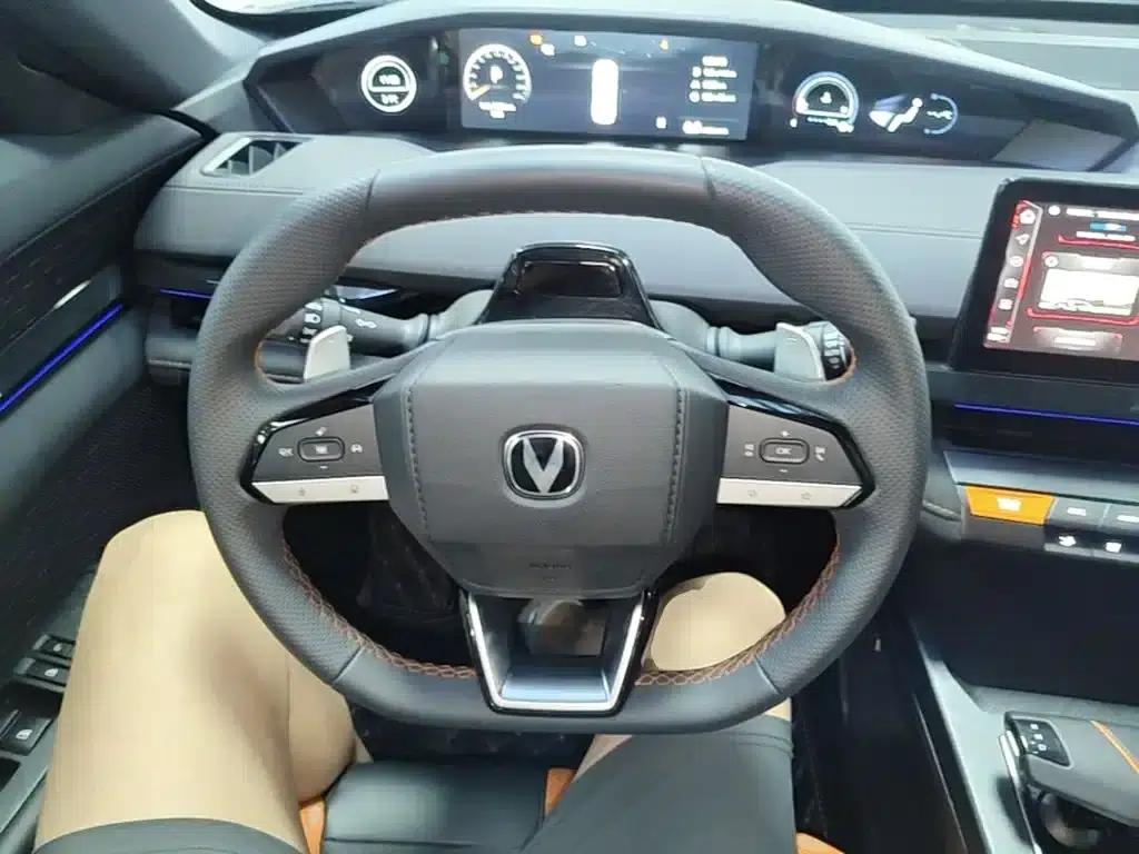 Changan UNI-V 2024 1.5T Premium Sport — миниатюра 11