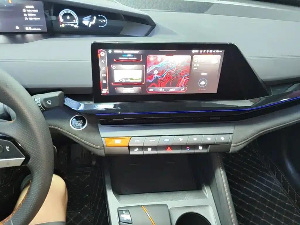 Changan UNI-V 2024 1.5T Premium Sport — миниатюра 13