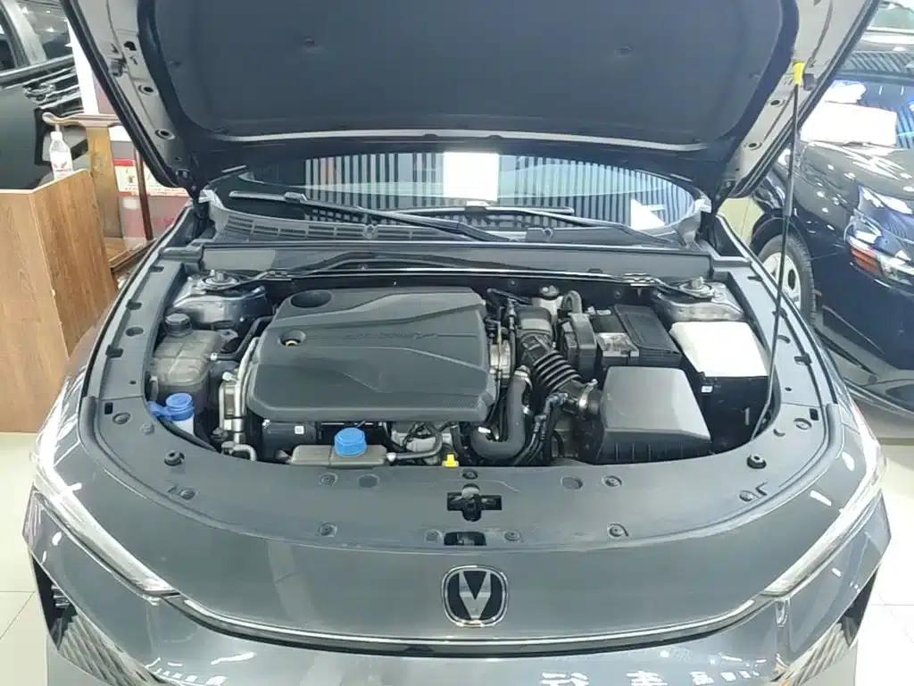 Changan UNI-V 2024 1.5T Premium Sport — миниатюра 20