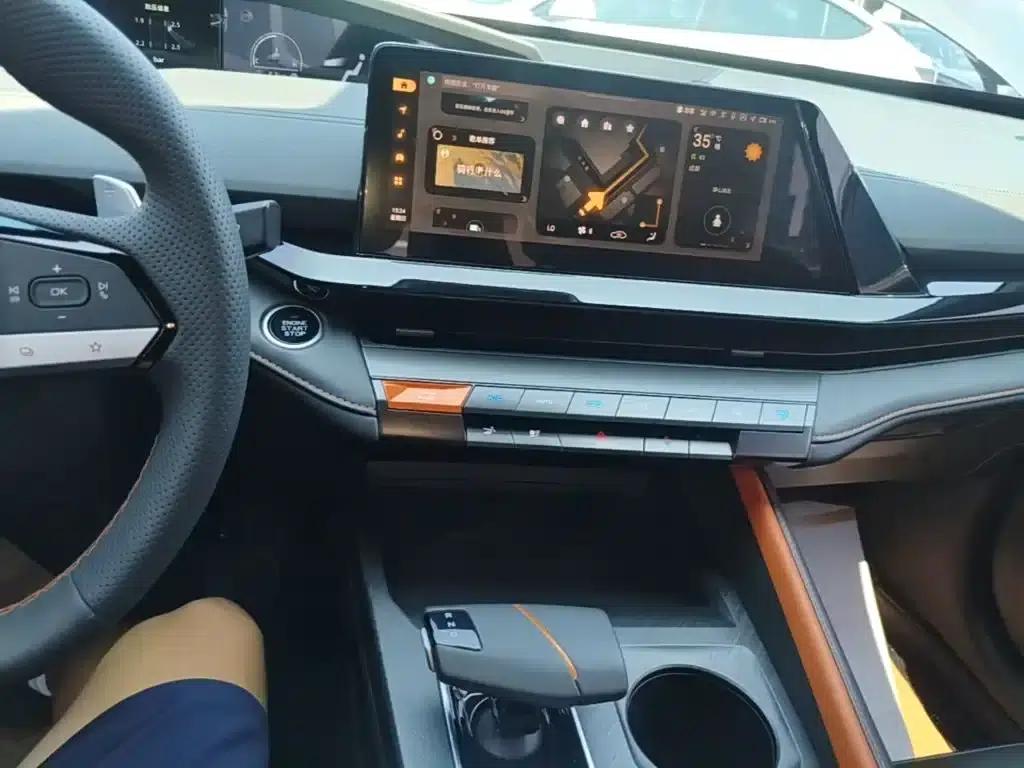 Changan UNI-V 2022 1.5T Premium Edition — миниатюра 13