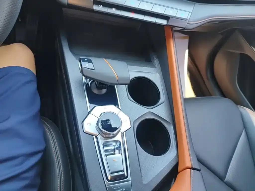 Changan UNI-V 2022 1.5T Premium Edition — миниатюра 14