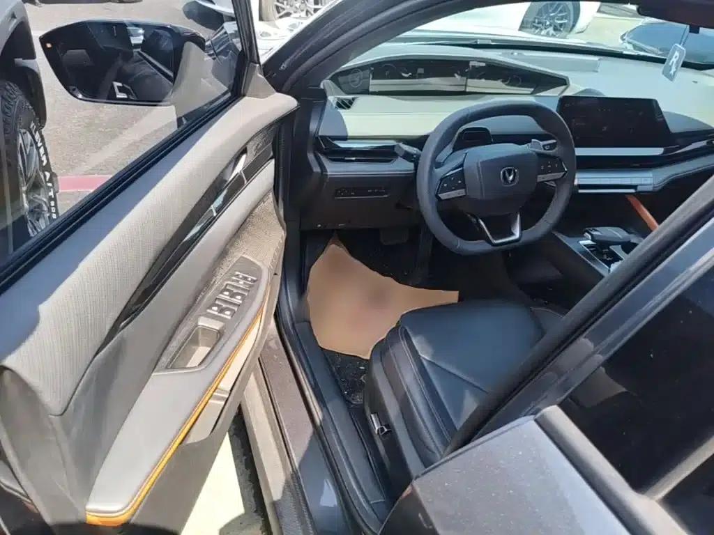 Changan UNI-V 2022 1.5T Premium Edition — миниатюра 16
