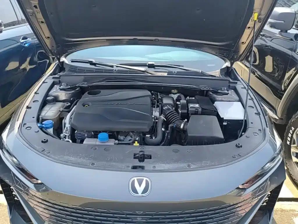 Changan UNI-V 2022 1.5T Premium Edition — миниатюра 20