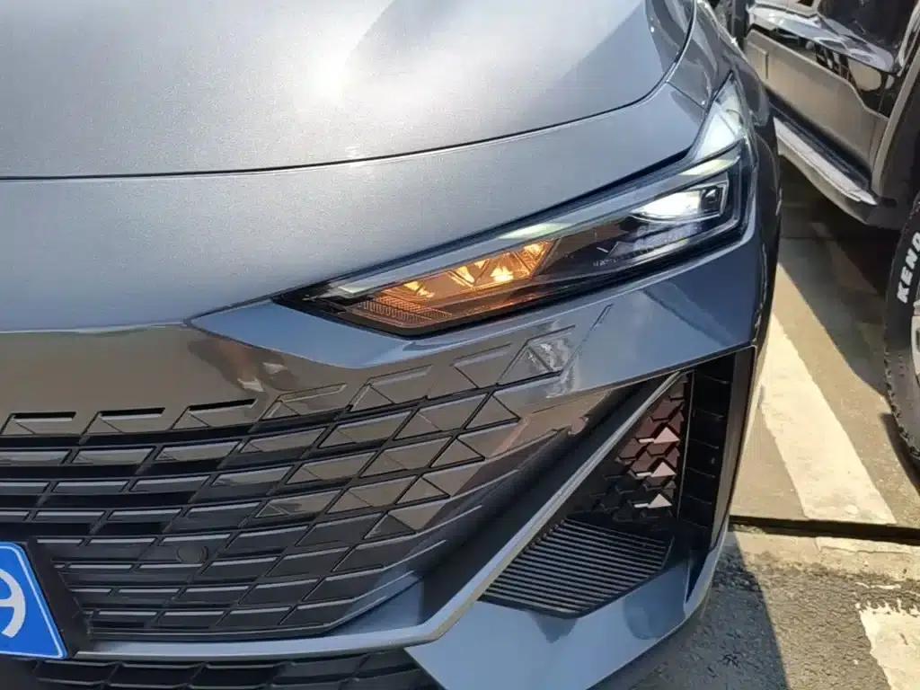 Changan UNI-V 2022 1.5T Premium Edition — миниатюра 24