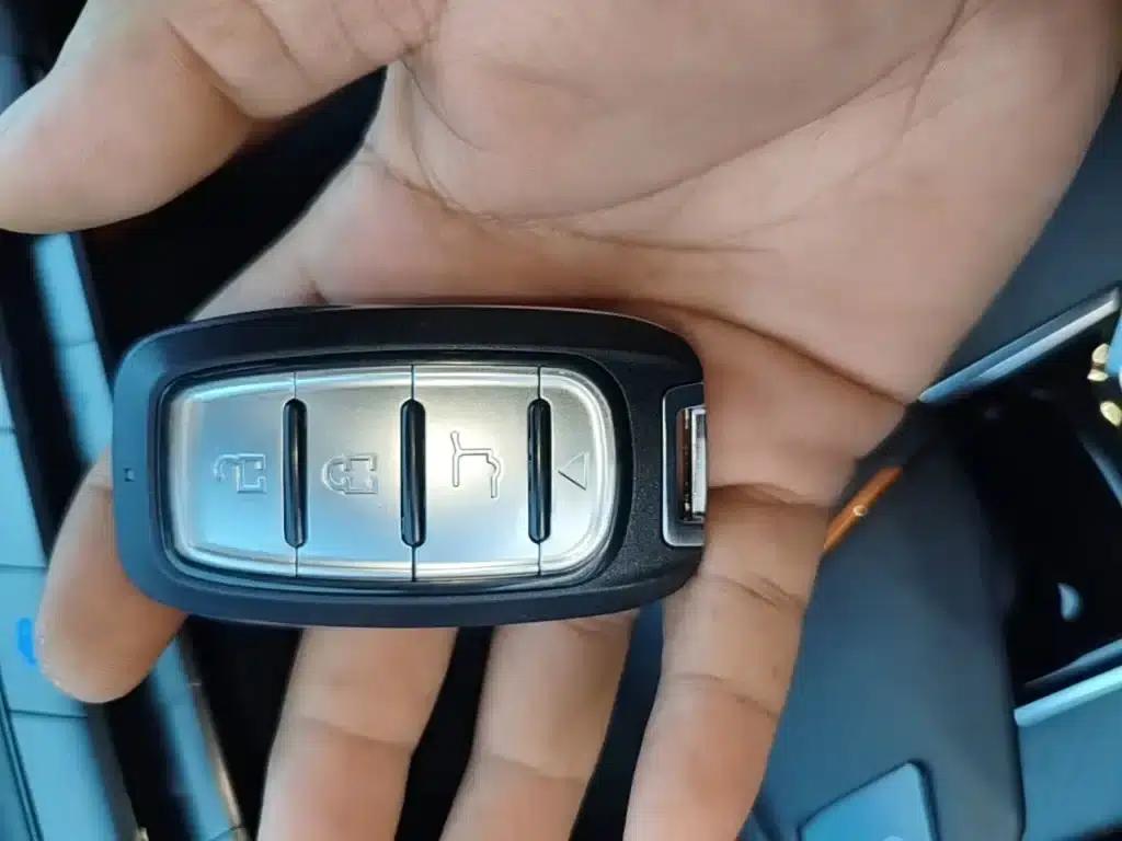 Changan UNI-V 2022 1.5T Premium Edition — миниатюра 9