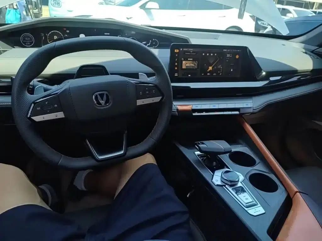 Changan UNI-V 2022 1.5T Premium Edition — миниатюра 10