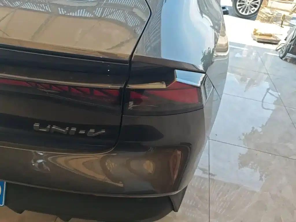 Changan UNI-V 2022 1.5T Premium Edition — миниатюра 24