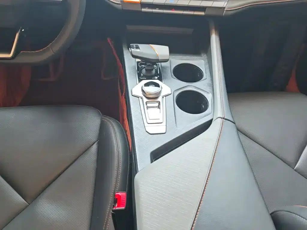 Changan UNI-V 2022 1.5T Premium Edition — миниатюра 10