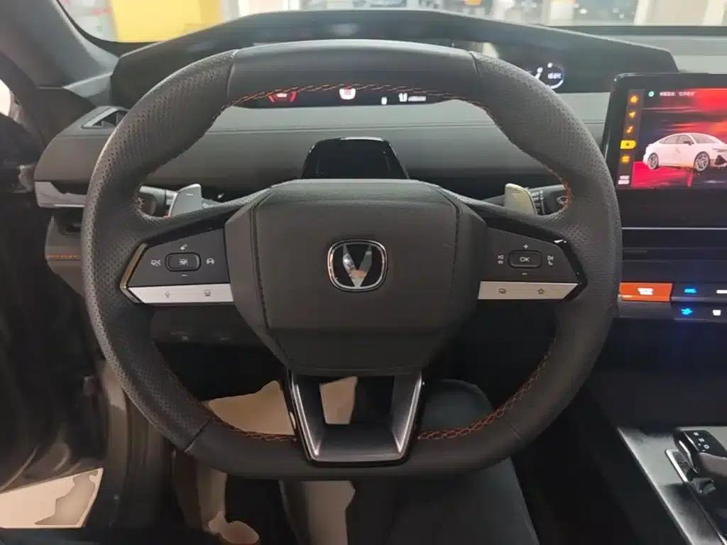 Changan UNI-V 2023 1.5T Premium Edition — миниатюра 11