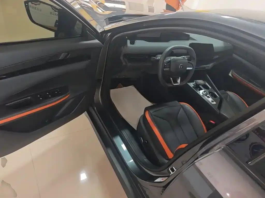 Changan UNI-V 2023 1.5T Premium Edition — миниатюра 16