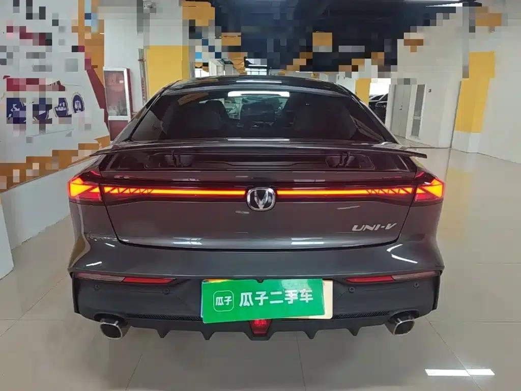 Changan UNI-V 2023 1.5T Premium Edition — миниатюра 6