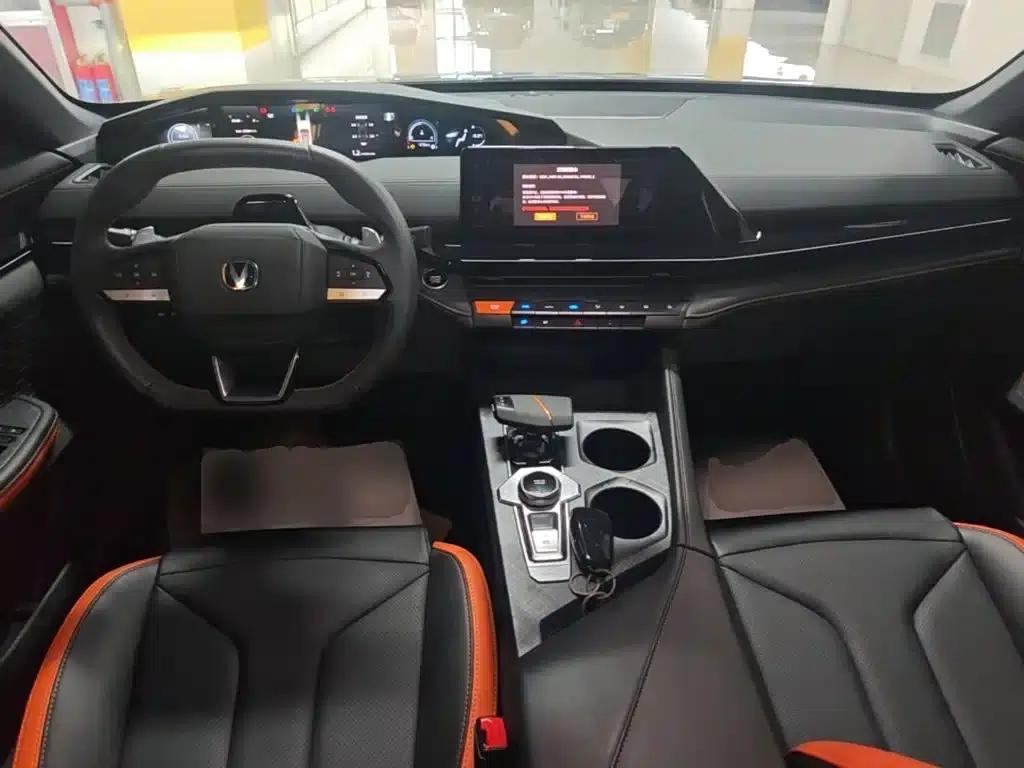Changan UNI-V 2023 1.5T Premium Edition — миниатюра 10