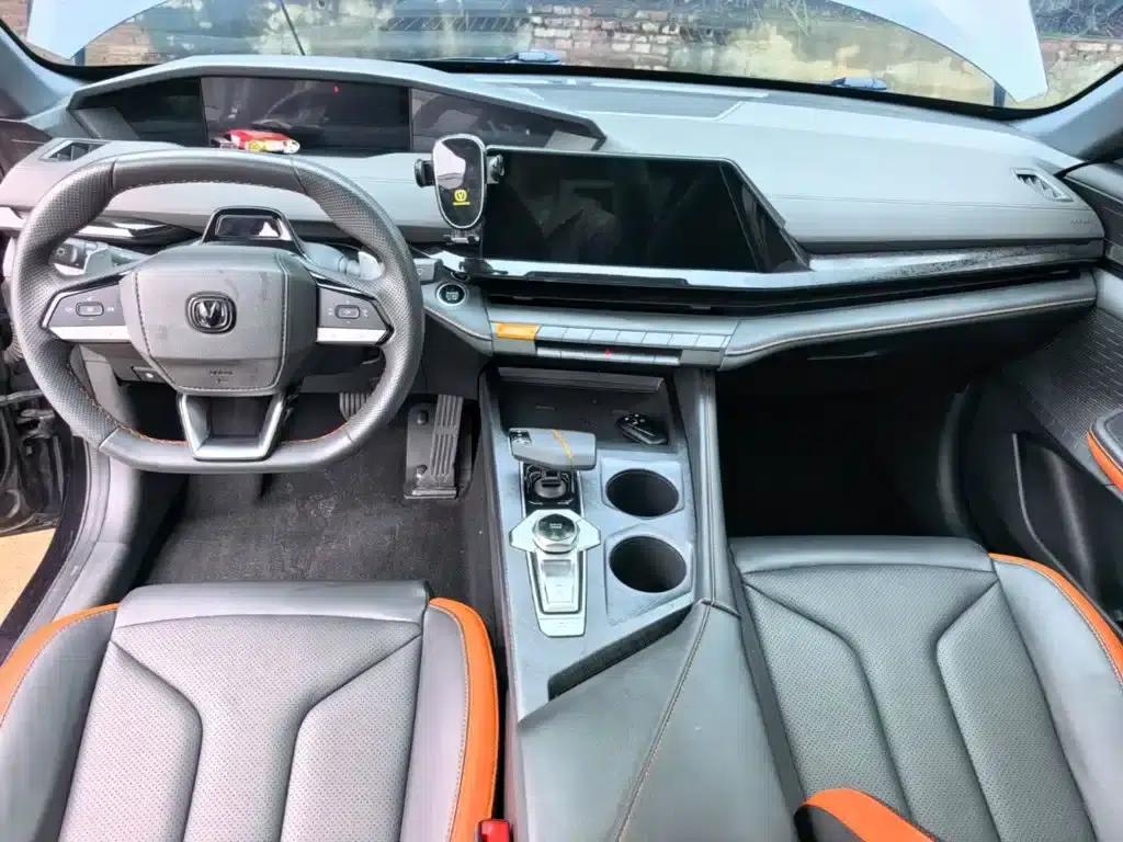 Changan UNI-V 2023 1.5T Premium Edition — миниатюра 10