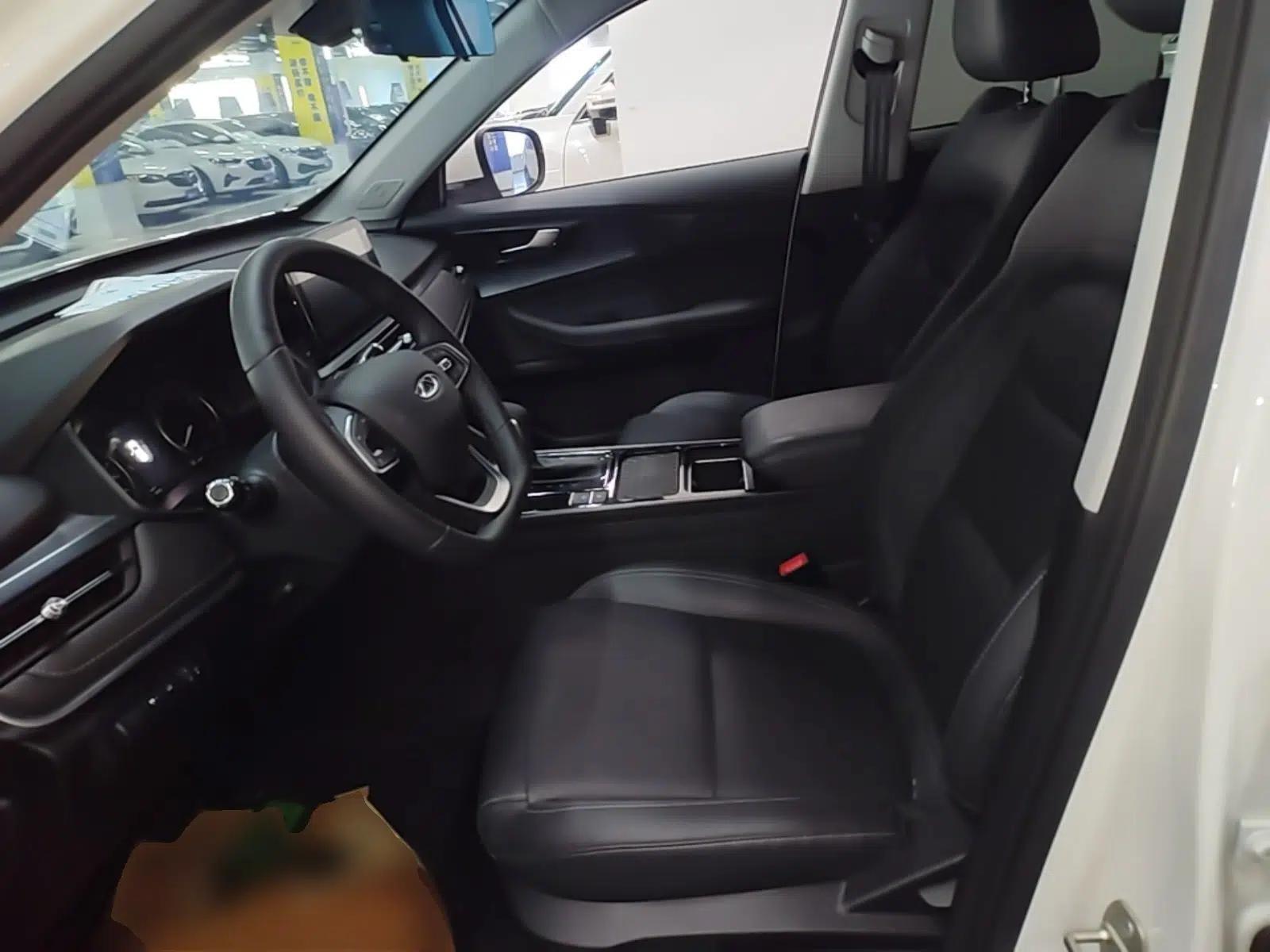 Chery Tiggo 5x 2025 1.5L CVT Excellence Edition — миниатюра 17