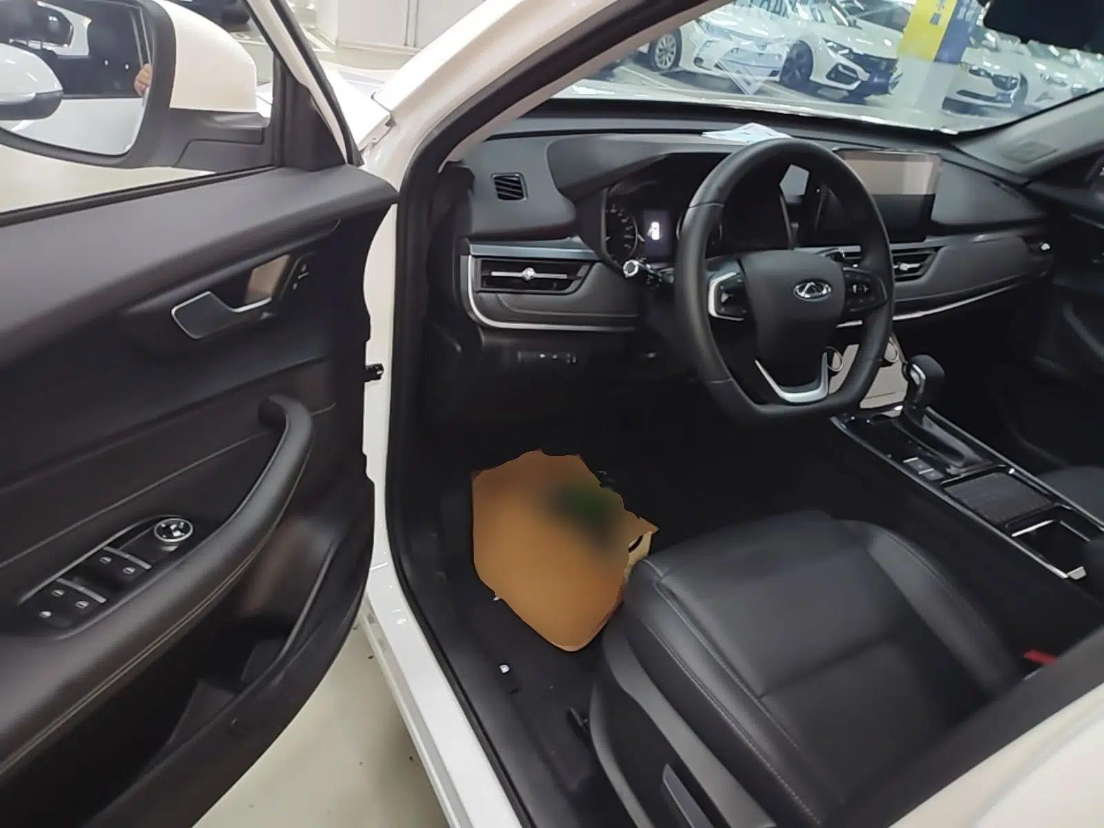 Chery Tiggo 5x 2025 1.5L CVT Excellence Edition — миниатюра 18