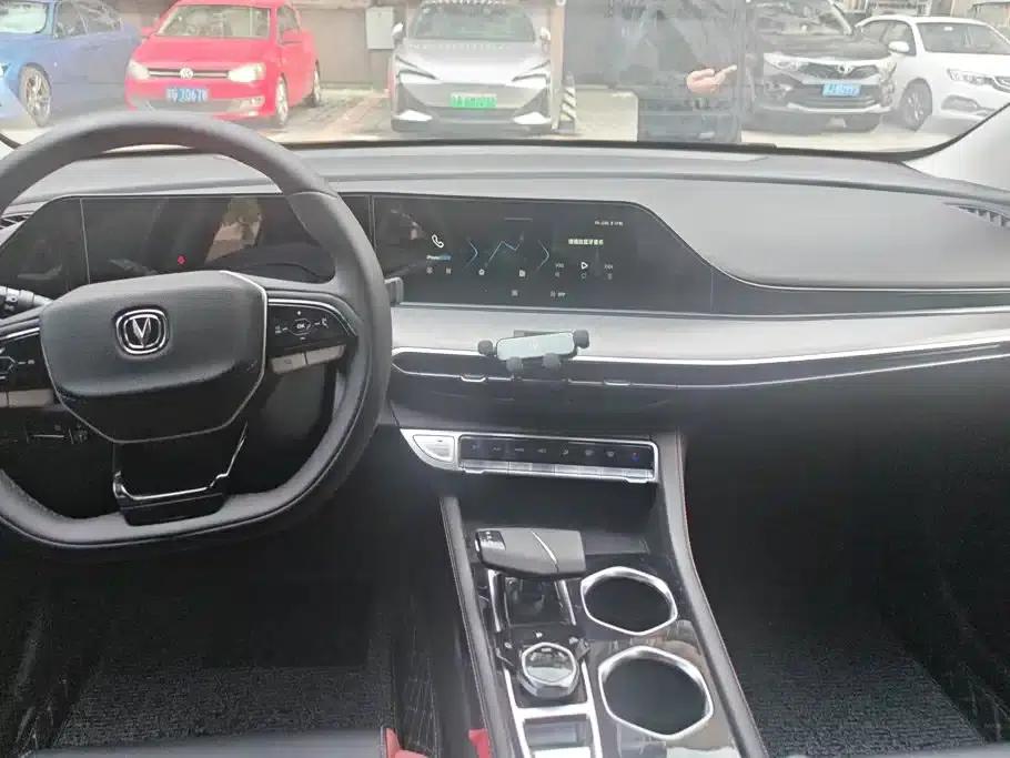 Changan Eado 2023 Enjoy Edition PLUS Blue Whale NE 1.4T GDI DCT Premium Edition — миниатюра 13
