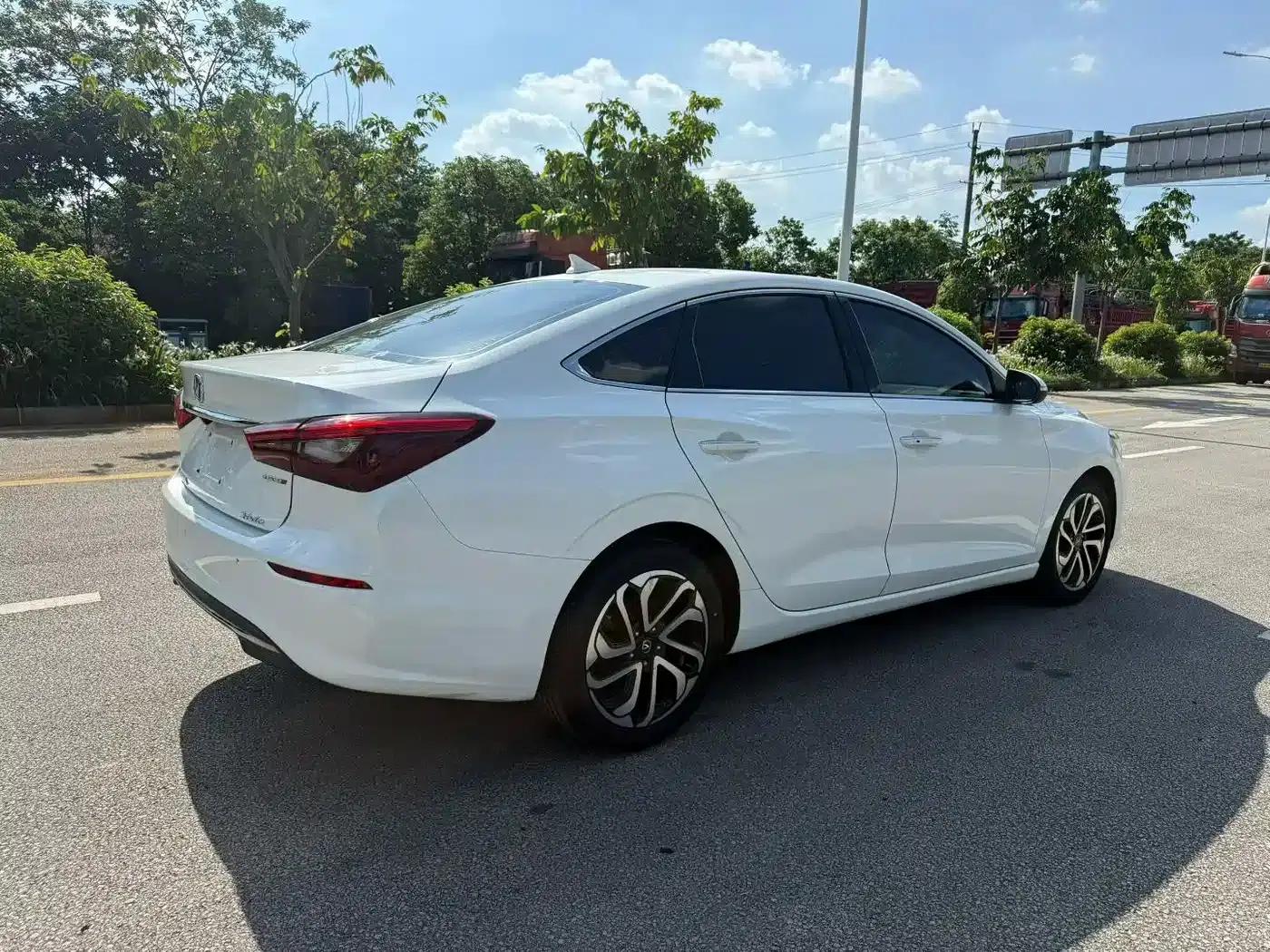 Changan Eado 2018 1.6L GDI Automatic Leading Edition — миниатюра 7