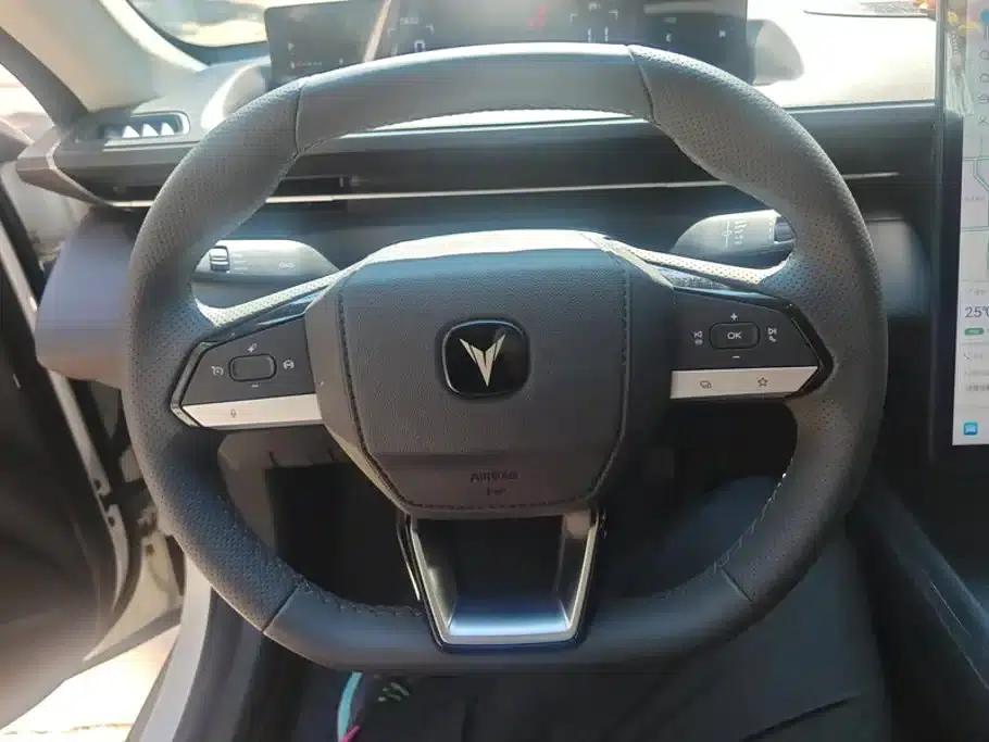 Changan Eado 2025 Blue Whale 1.5T 500Bar Premium Edition — миниатюра 15