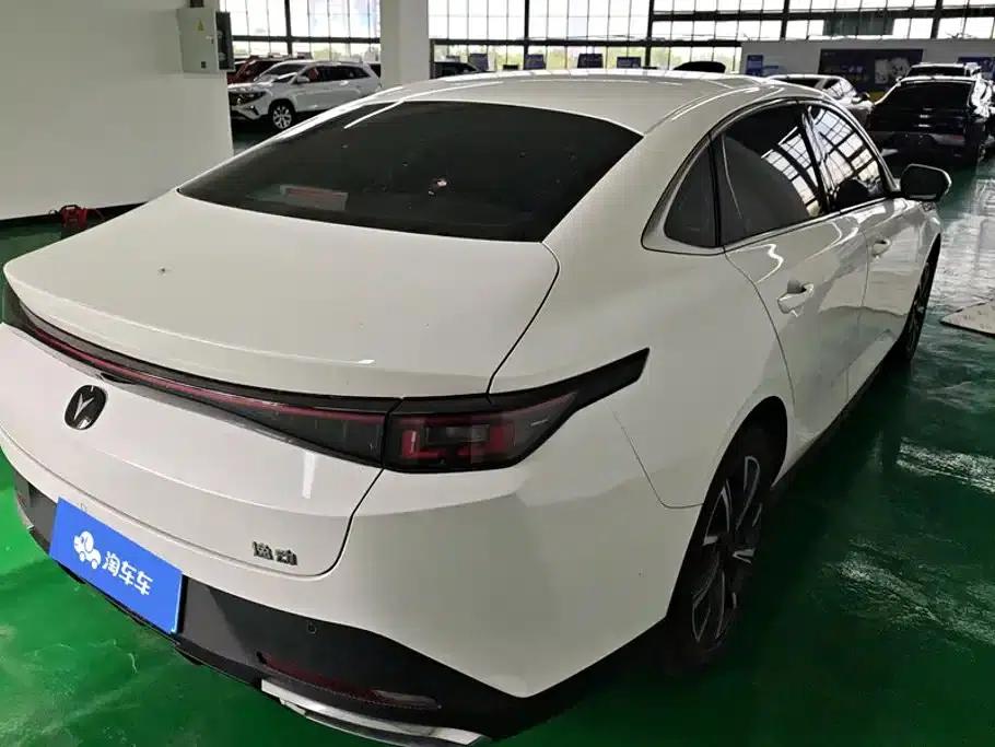 Changan Eado 2025 Blue Whale 1.5T 500Bar Premium Edition — миниатюра 3