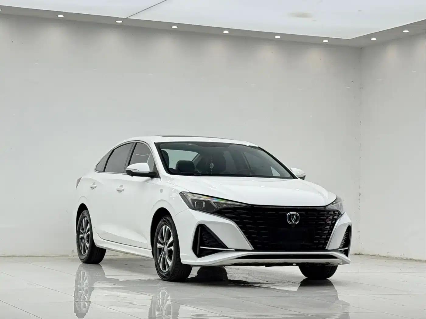 Changan Eado 2025 PLUS 1.4T Dual-Clutch High-Performance Edition — миниатюра 2