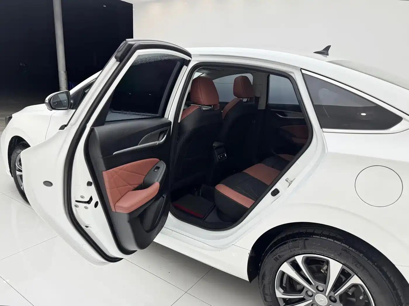 Changan Eado 2025 PLUS 1.4T Dual-Clutch High-Performance Edition — миниатюра 6