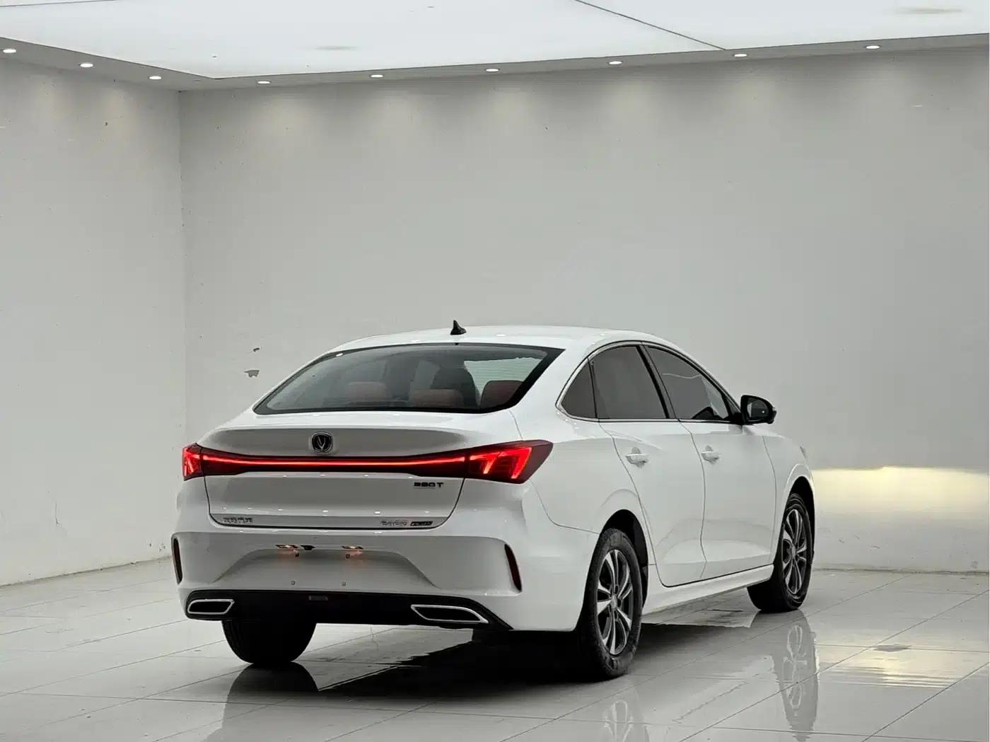 Changan Eado 2025 PLUS 1.4T Dual-Clutch High-Performance Edition — миниатюра 7
