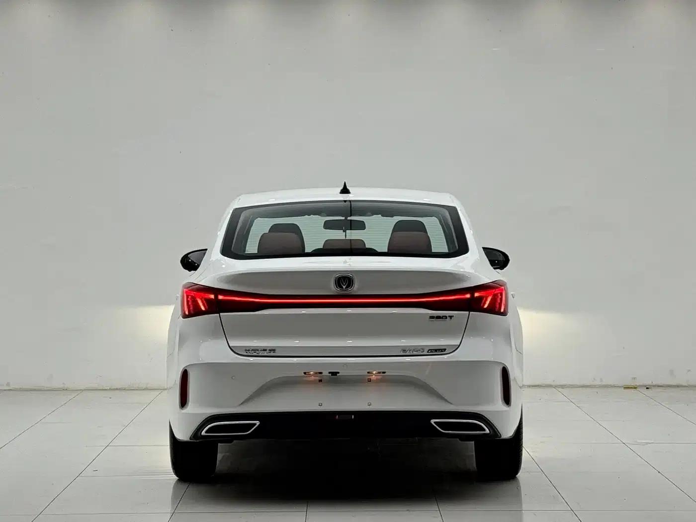 Changan Eado 2025 PLUS 1.4T Dual-Clutch High-Performance Edition — миниатюра 8