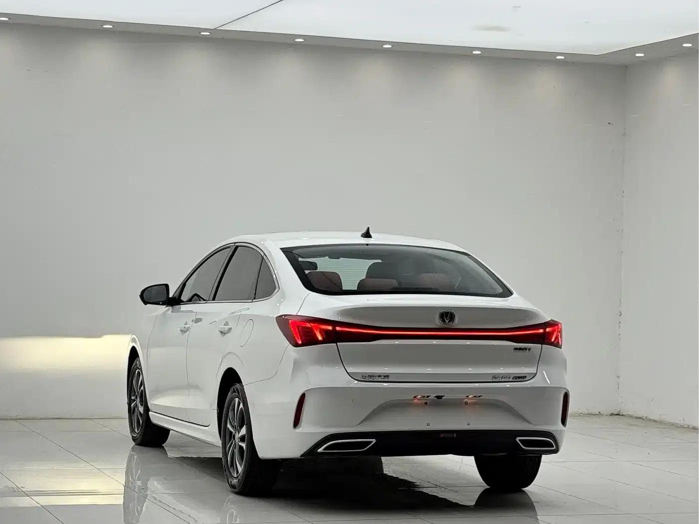 Changan Eado 2025 PLUS 1.4T Dual-Clutch High-Performance Edition — миниатюра 9