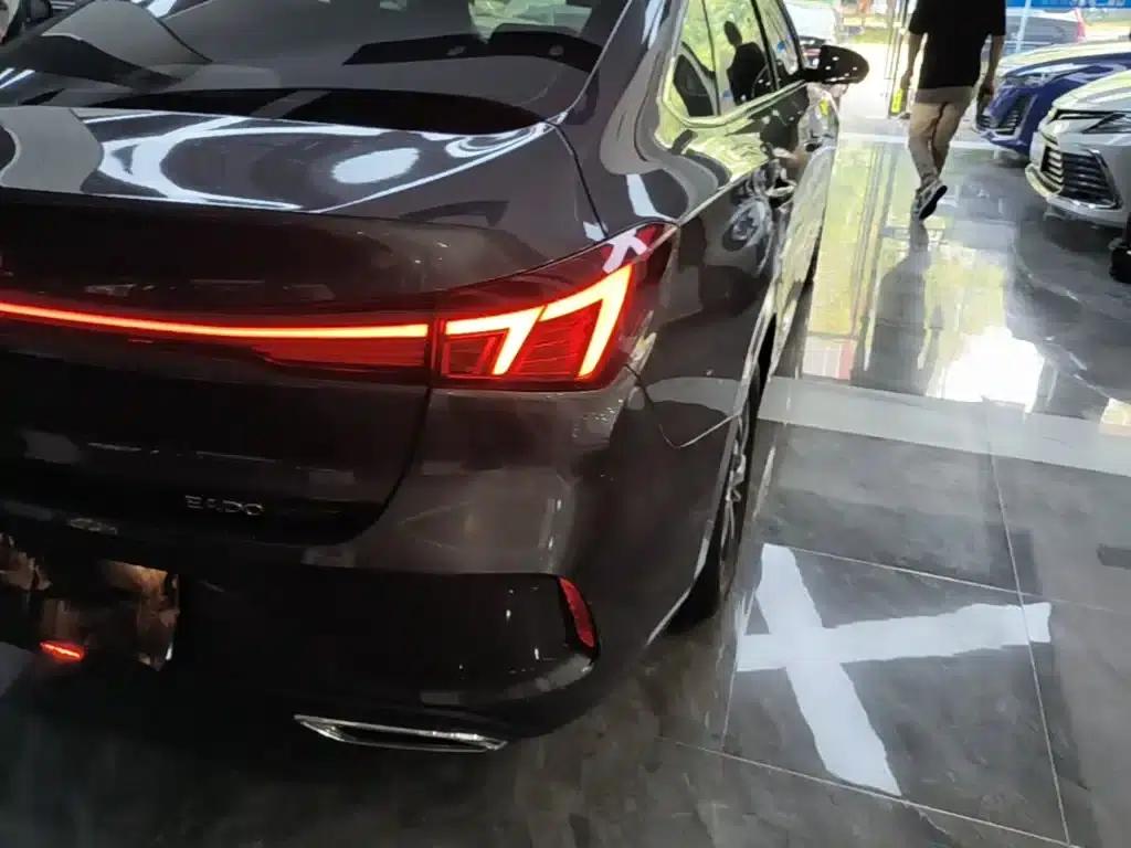 Changan Eado 2025 PLUS 1.4T Dual-Clutch High-Performance Edition — миниатюра 8
