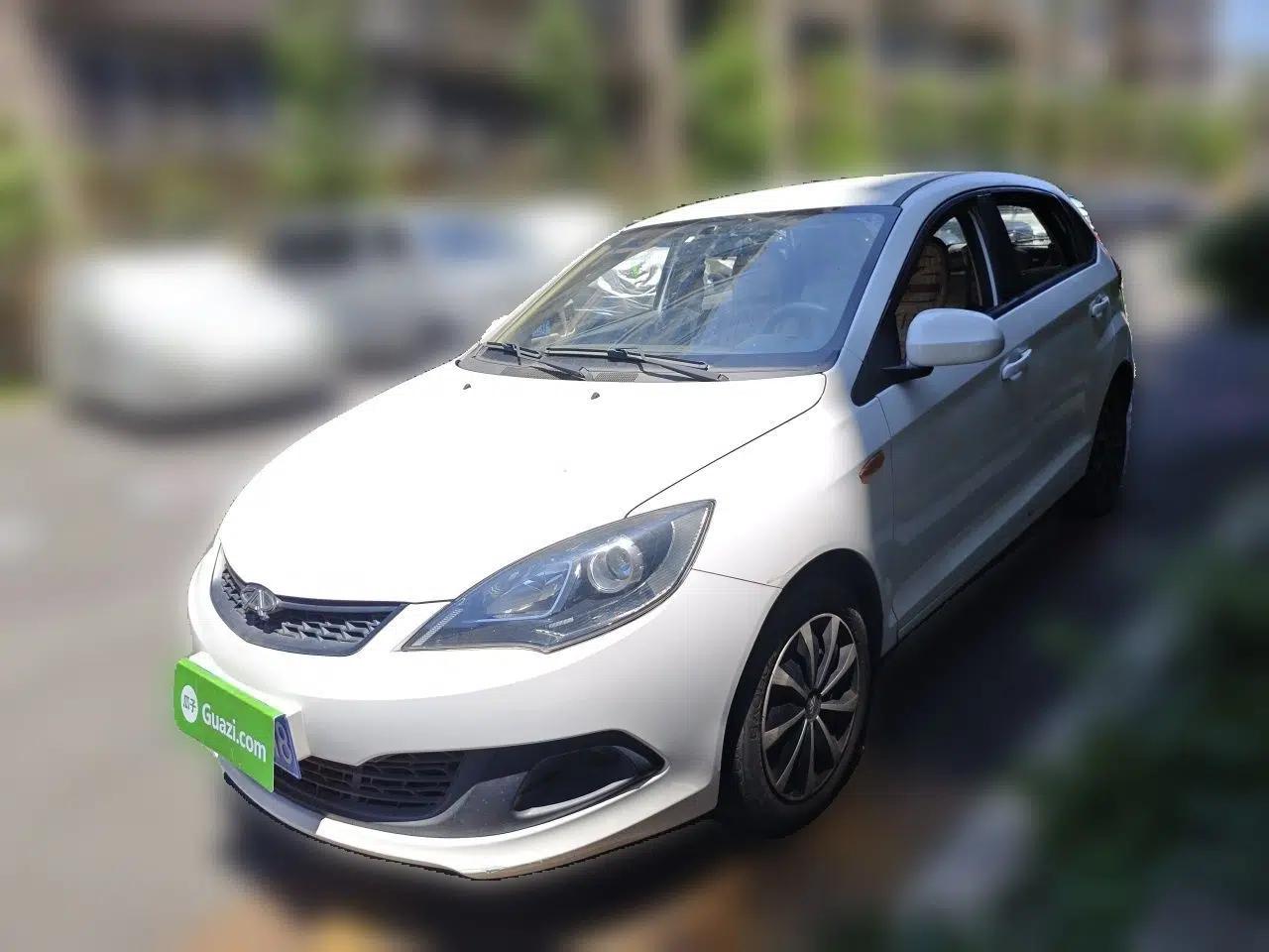 Chery Fengyun 2 2013 Hatchback 1.5L Manual Ruiyi Edition — миниатюра 1