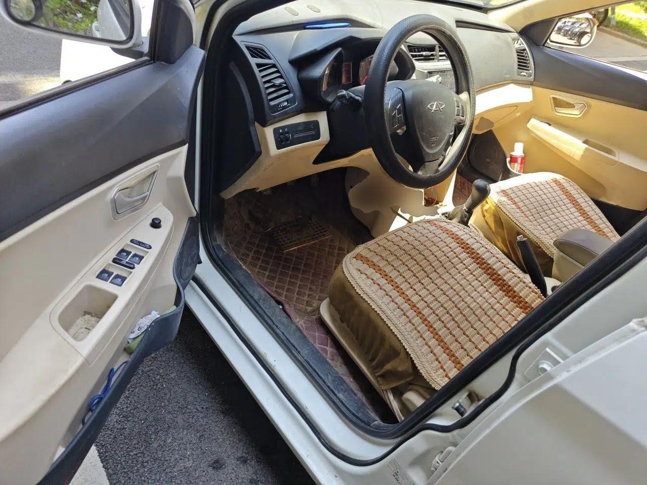 Chery Fengyun 2 2013 Hatchback 1.5L Manual Ruiyi Edition — миниатюра 16