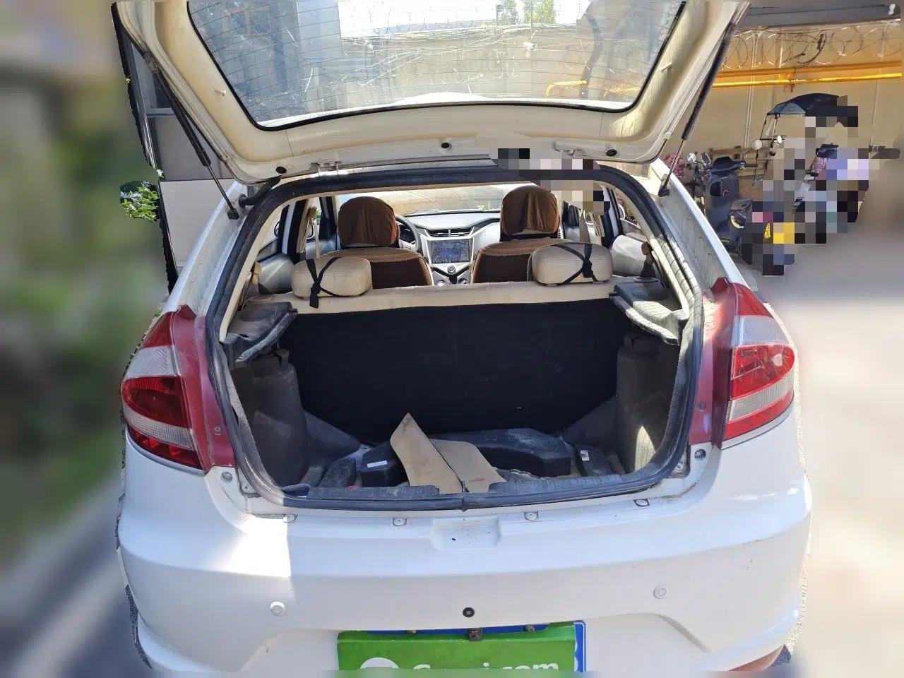 Chery Fengyun 2 2013 Hatchback 1.5L Manual Ruiyi Edition — миниатюра 19
